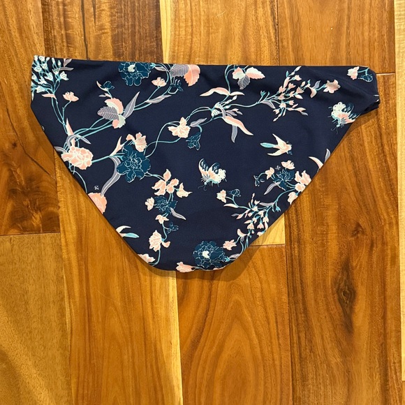 Carve Designs Bikini - M Top, S Bottoms - Picture 6 of 8